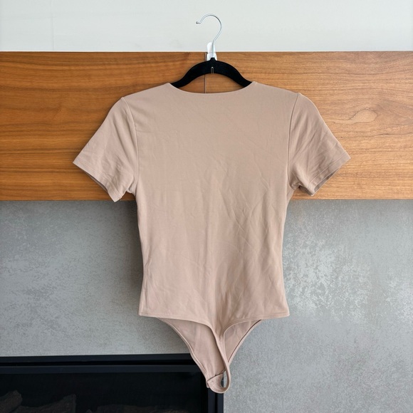 NWOT Babaton SinchSeamless Willow Bodysuit, Size M - Picture 9 of 12